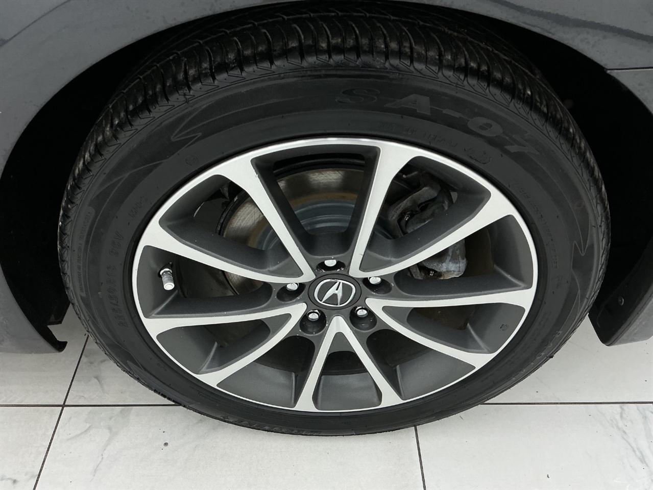 Acura TLX 4dr Sdn FWD V6 2015