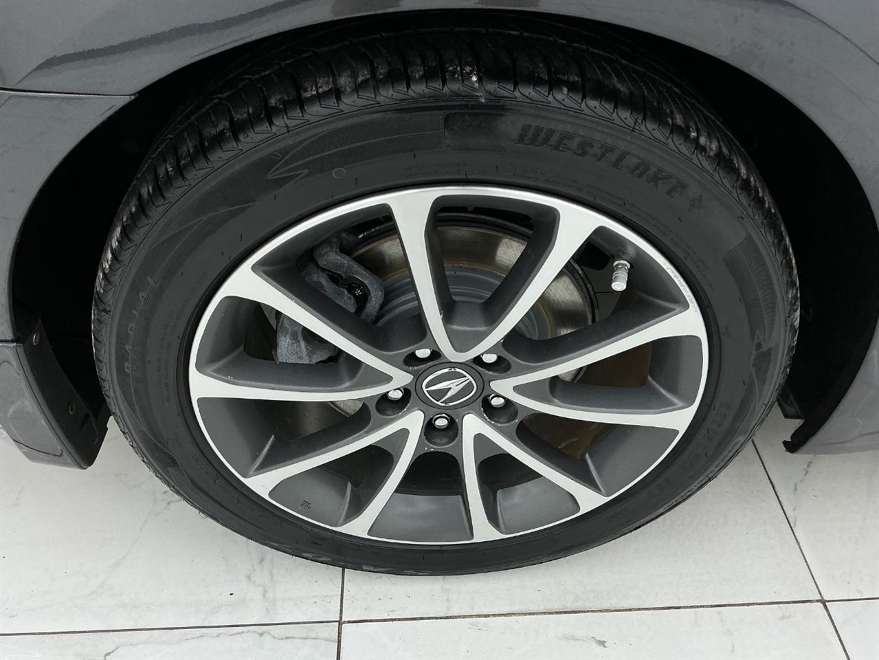 Acura TLX 4dr Sdn FWD V6 2015