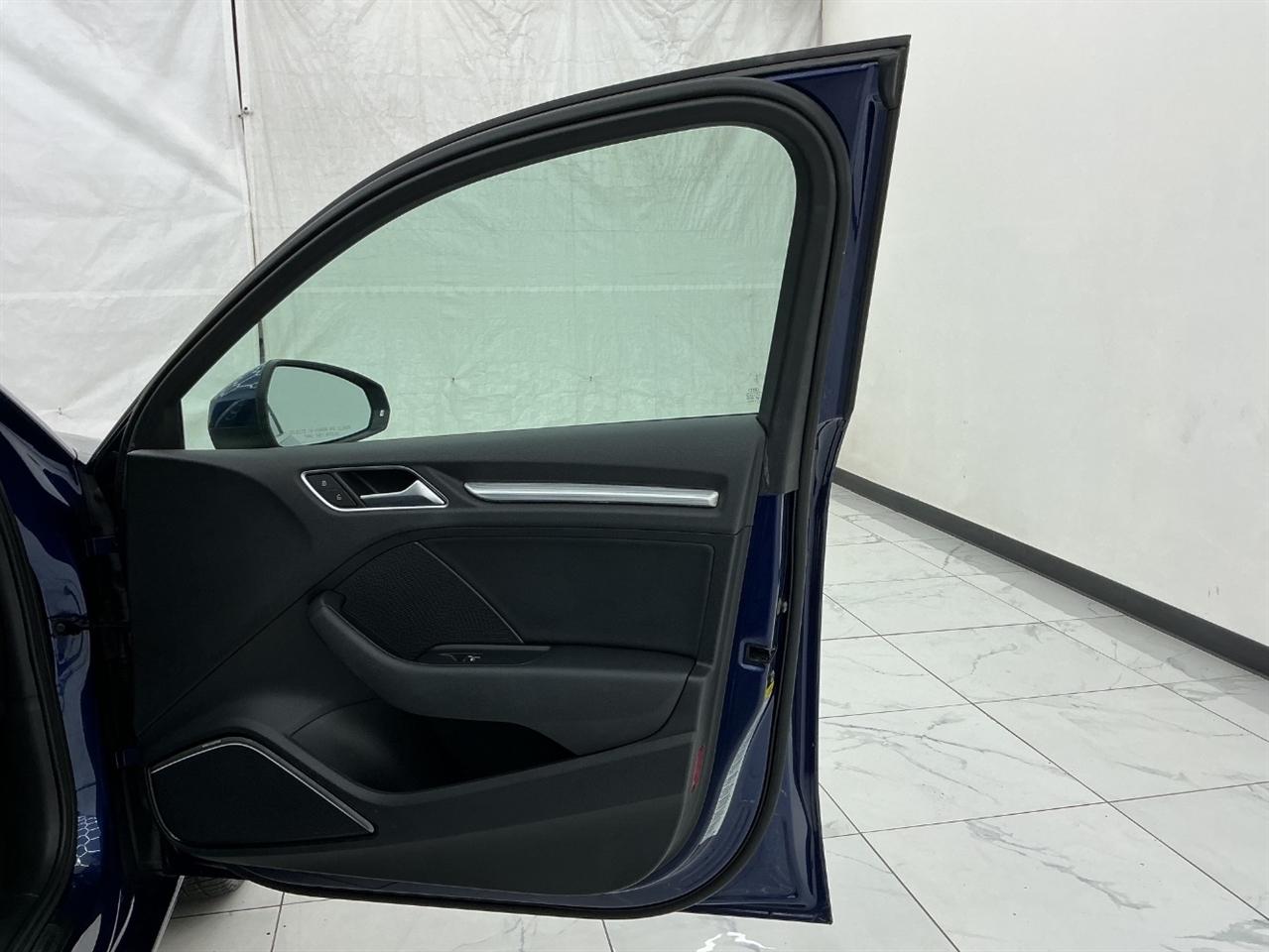 Audi A3 4dr Sdn quattro 2.0T Premium Plus 2015