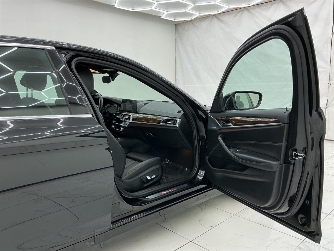 BMW 5 Series 530i xDrive Sedan 2017