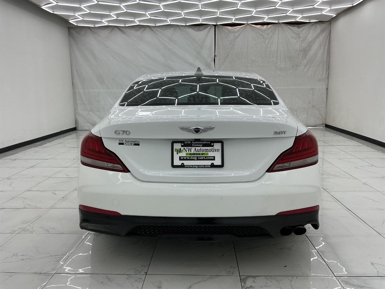 Genesis G70 2.0T RWD 2020
