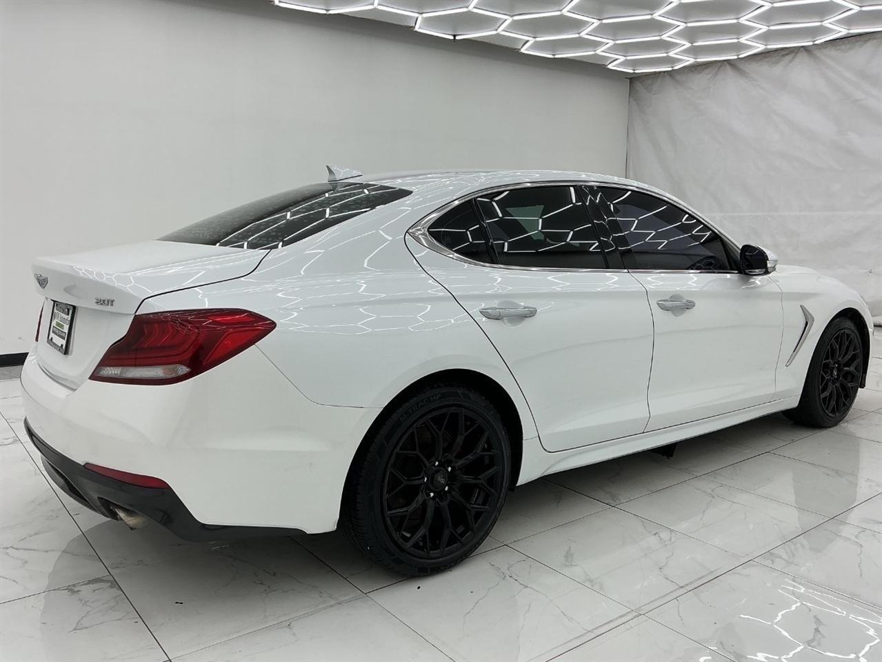 Genesis G70 2.0T RWD 2020