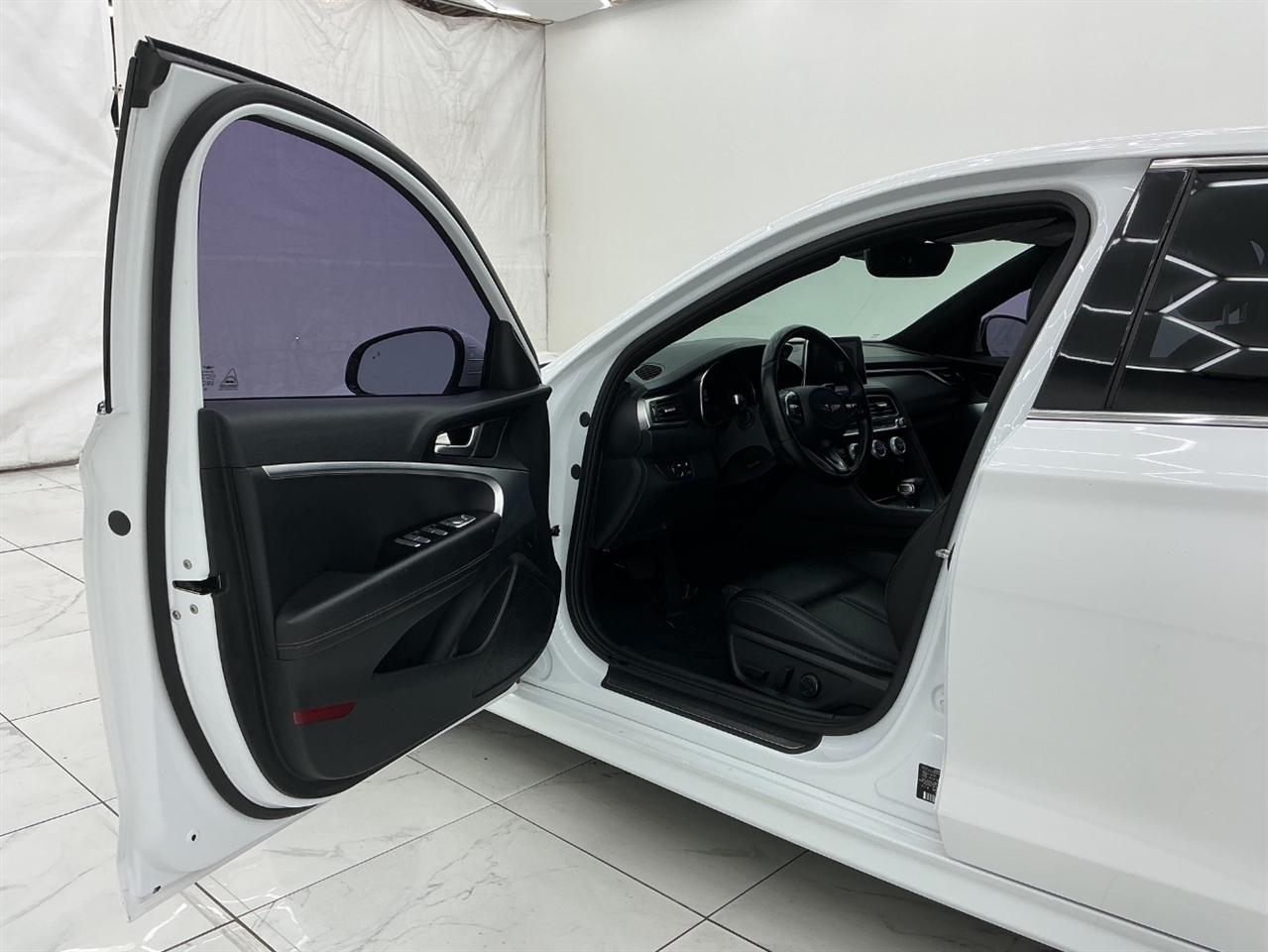 Genesis G70 2.0T RWD 2020