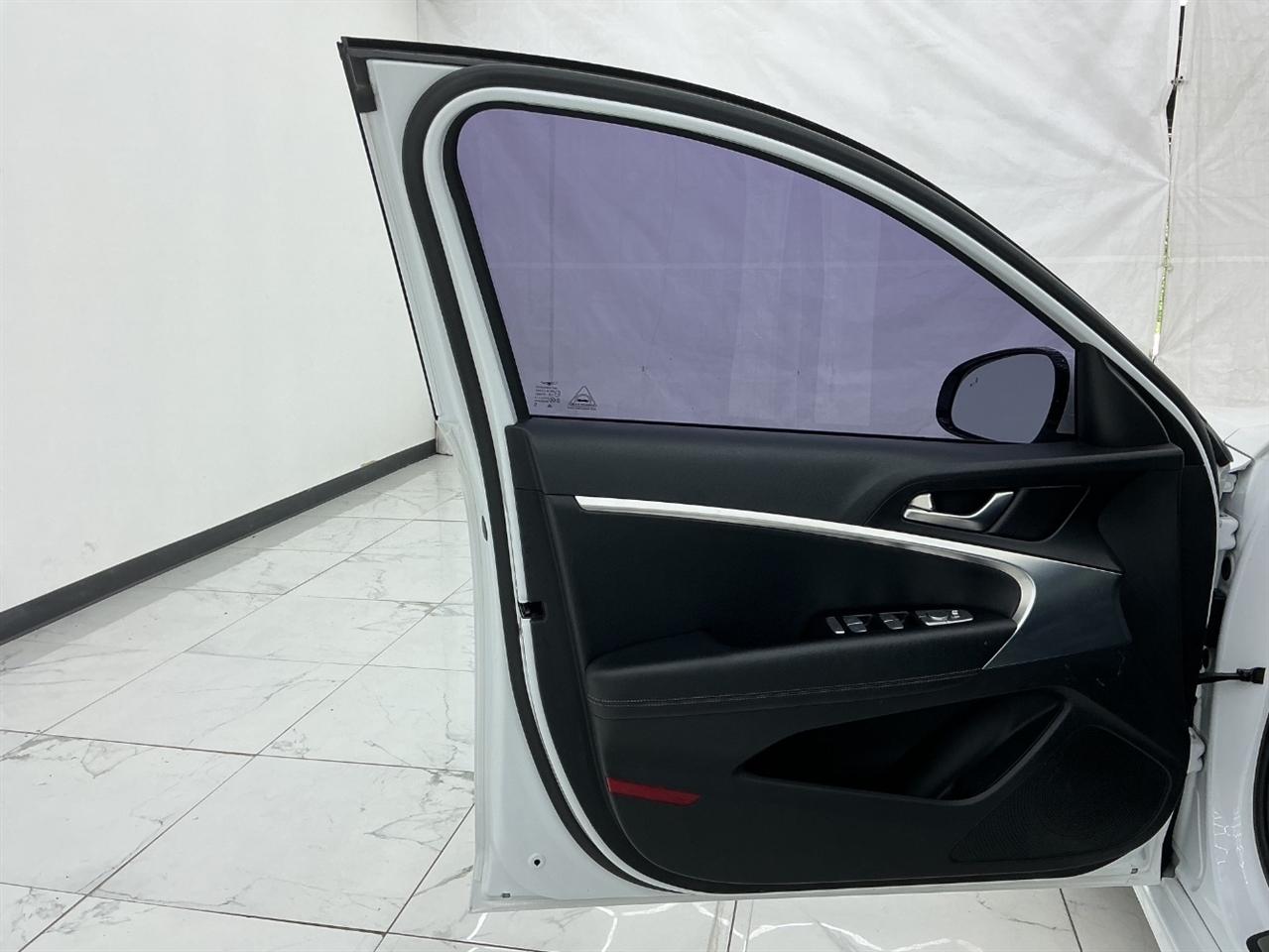 Genesis G70 2.0T RWD 2020