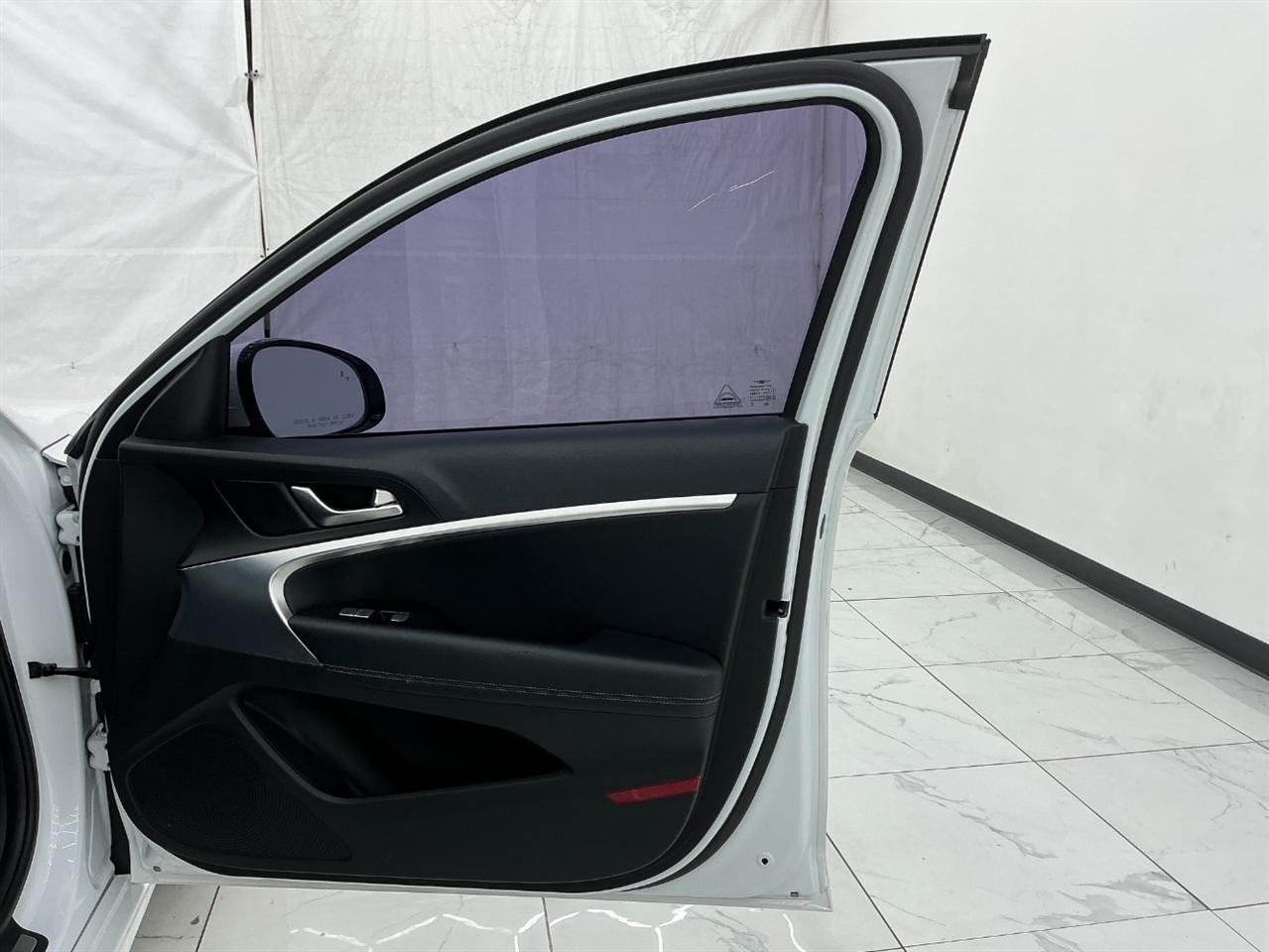 Genesis G70 2.0T RWD 2020