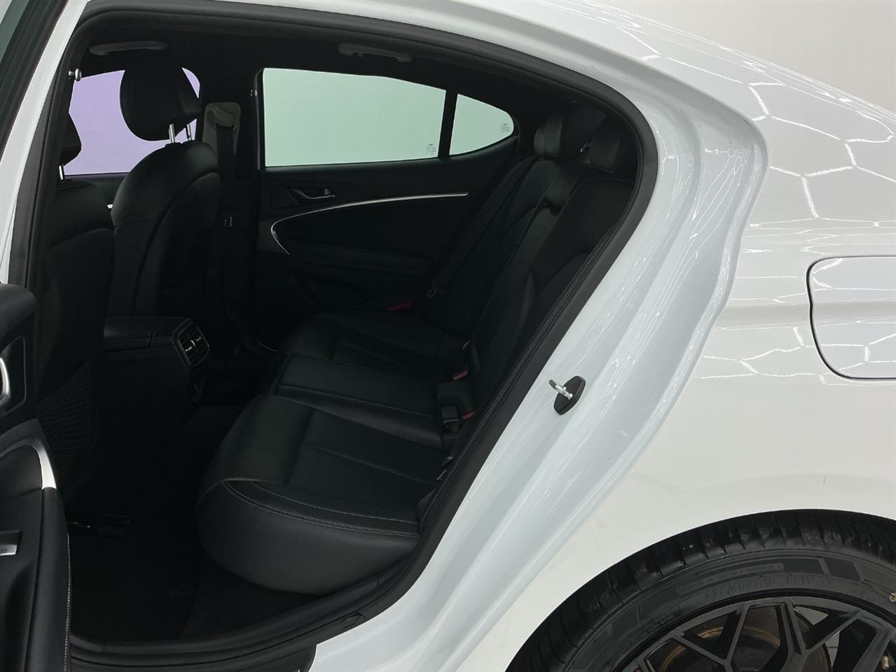 Genesis G70 2.0T RWD 2020