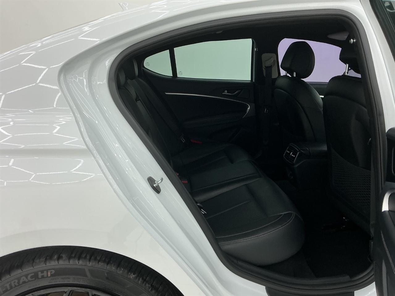Genesis G70 2.0T RWD 2020