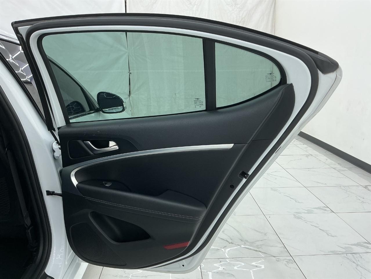 Genesis G70 2.0T RWD 2020