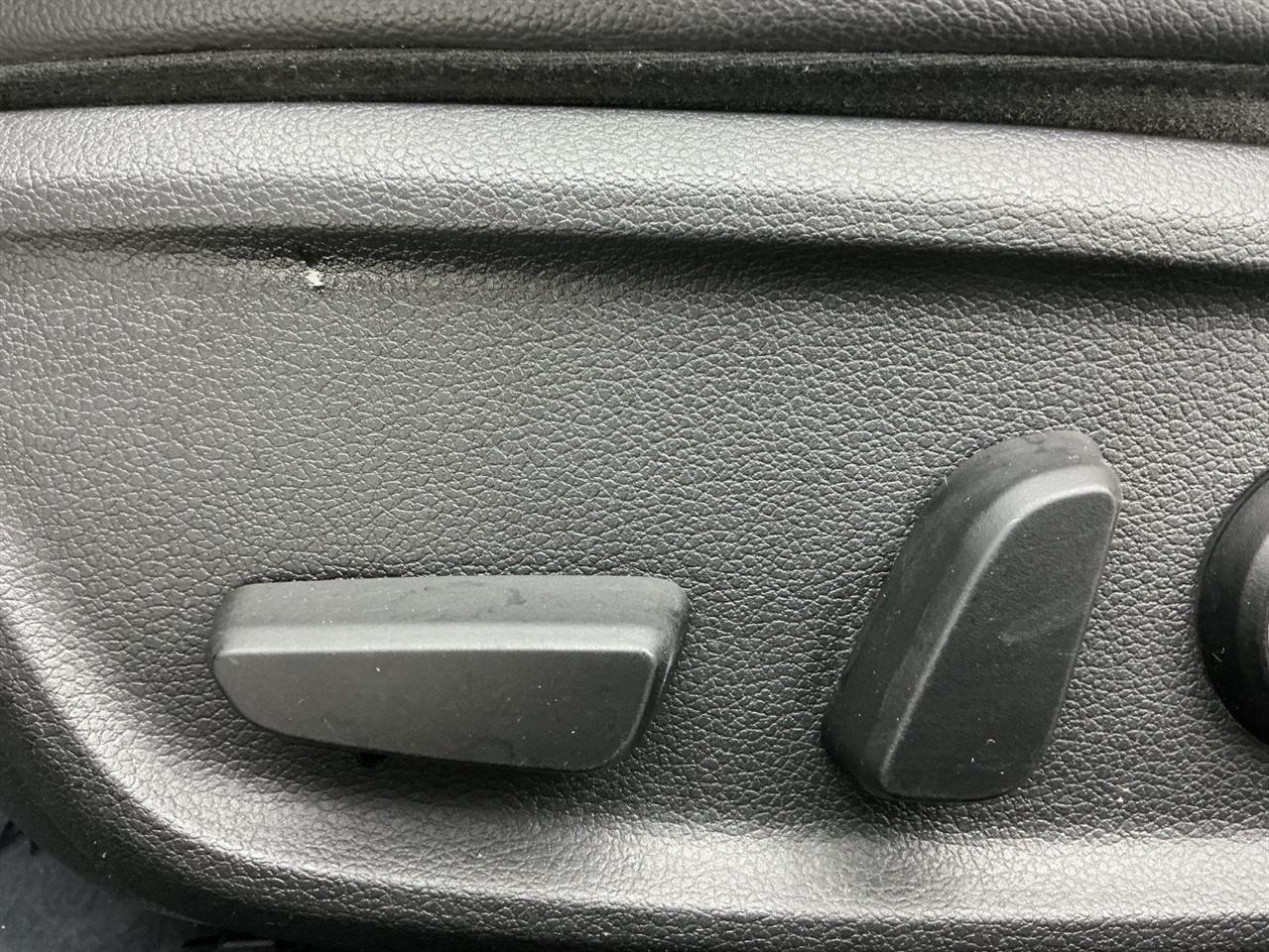 Genesis G70 2.0T RWD 2020