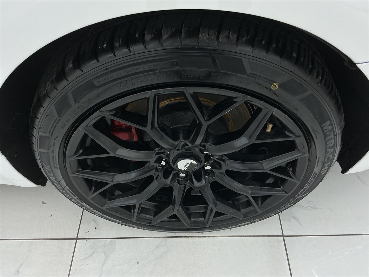 Genesis G70 2.0T RWD 2020