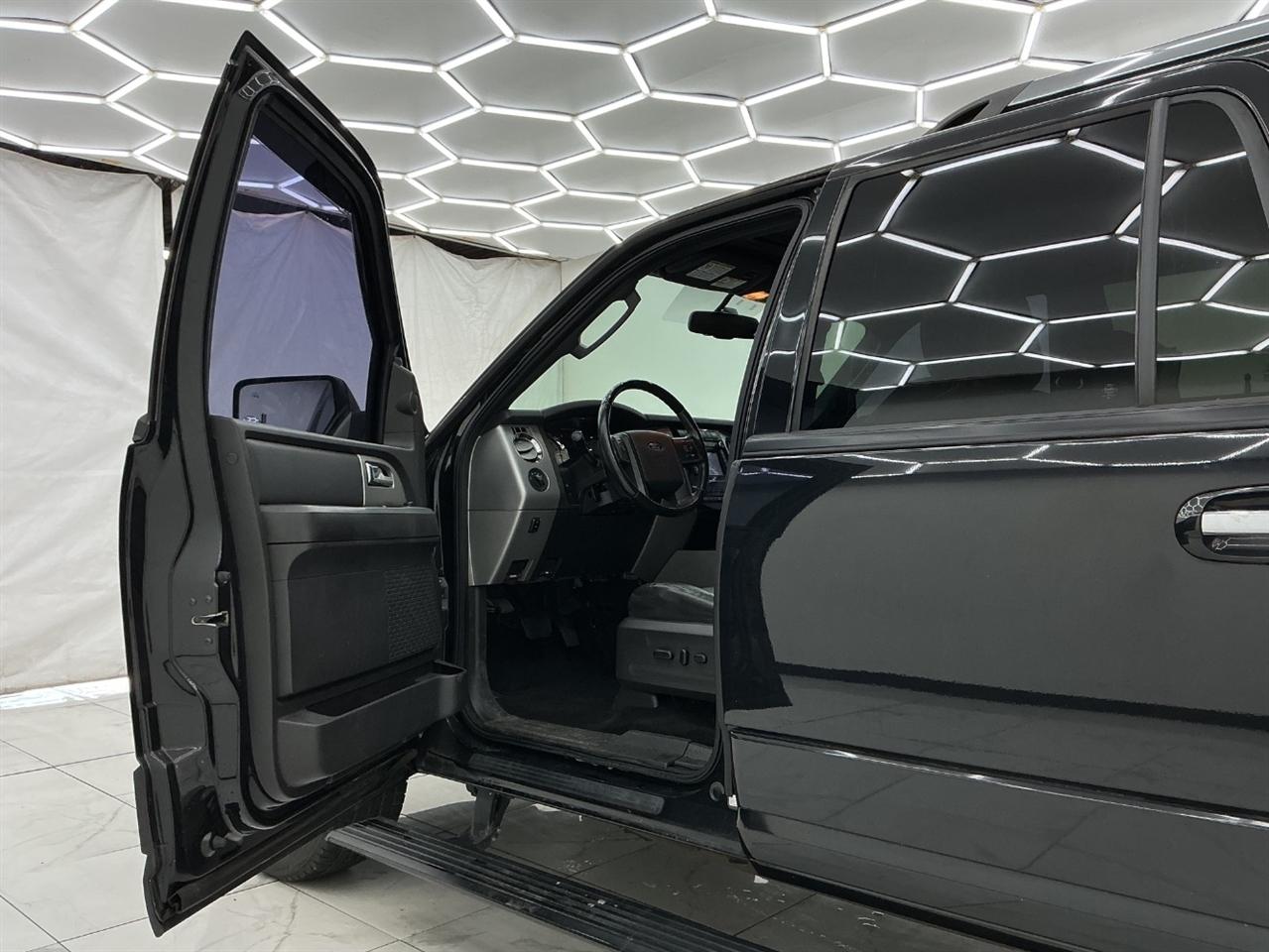 Ford Expedition EL 2WD 4dr Limited 2011