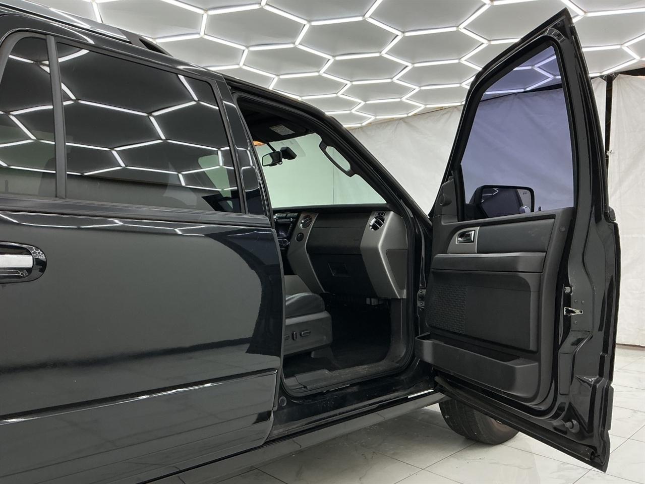 Ford Expedition EL 2WD 4dr Limited 2011