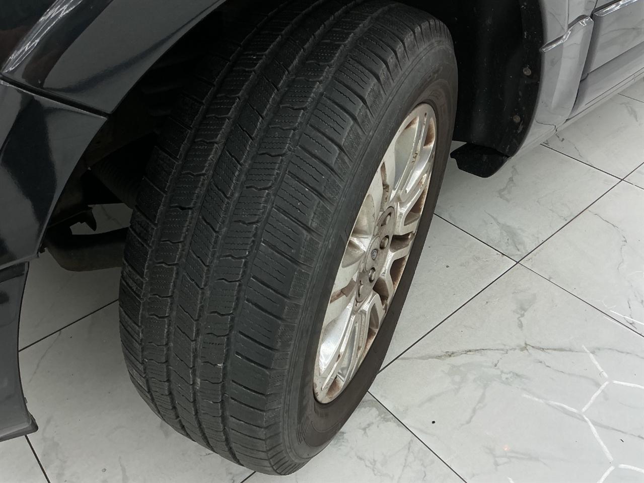 Ford Expedition EL 2WD 4dr Limited 2011