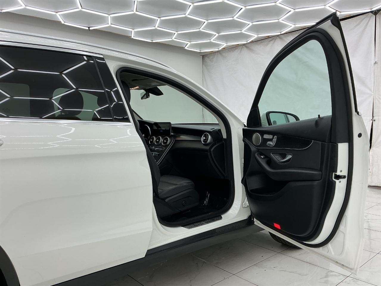 Mercedes-Benz GLC GLC 300 4MATIC SUV 2021