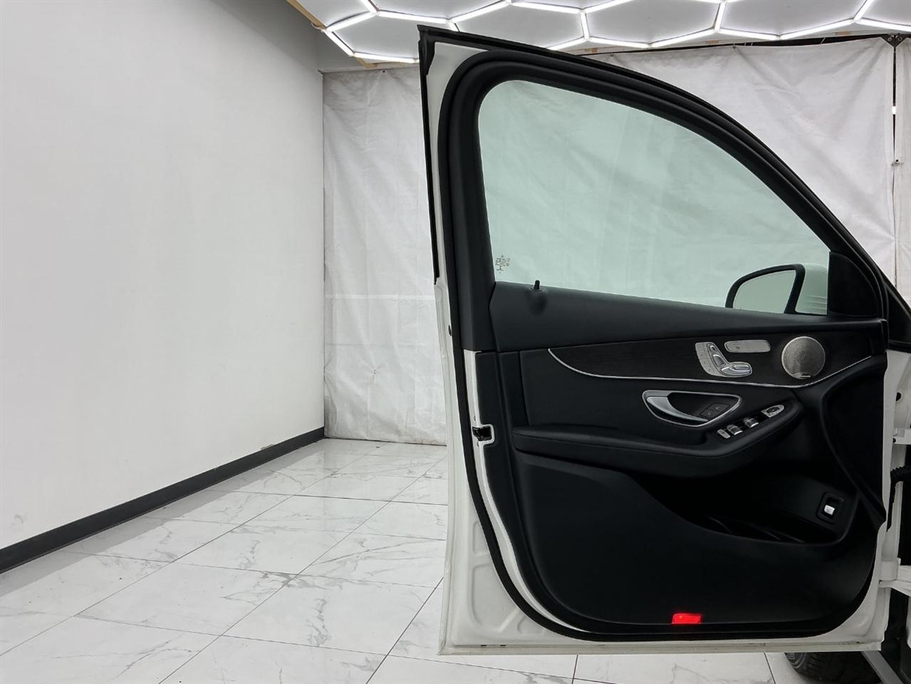 Mercedes-Benz GLC GLC 300 4MATIC SUV 2021