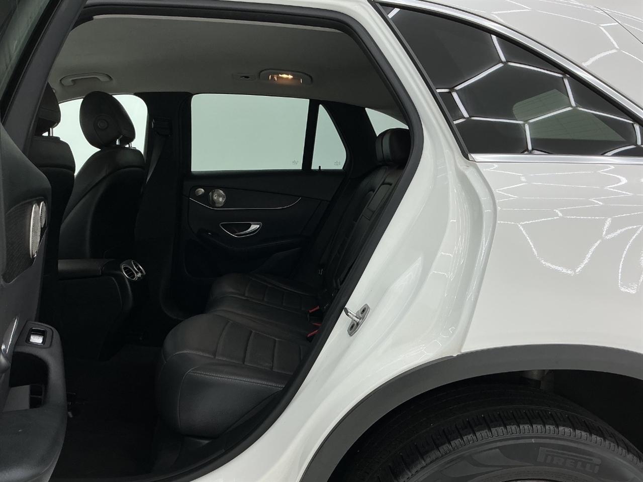 Mercedes-Benz GLC GLC 300 4MATIC SUV 2021
