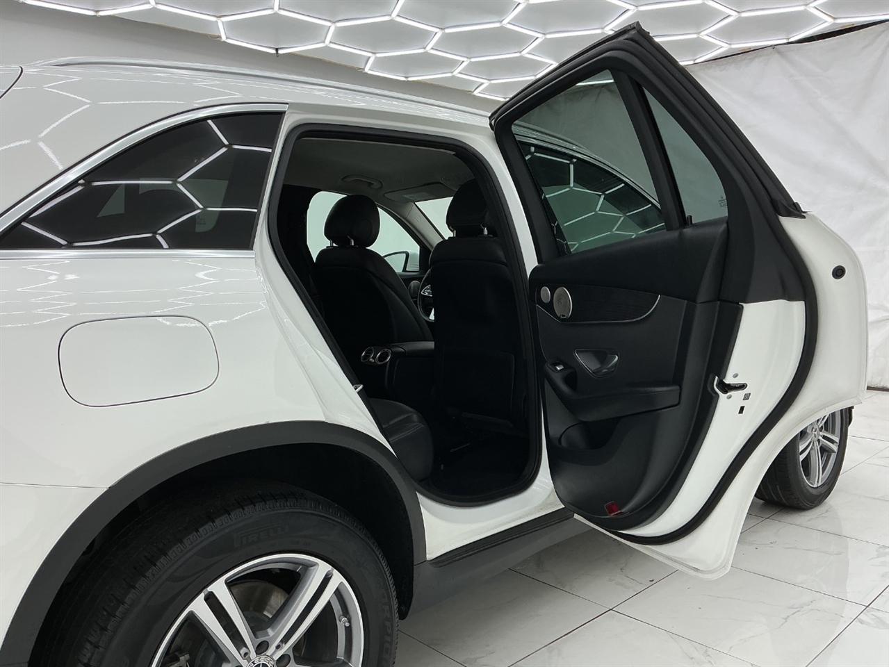 Mercedes-Benz GLC GLC 300 4MATIC SUV 2021