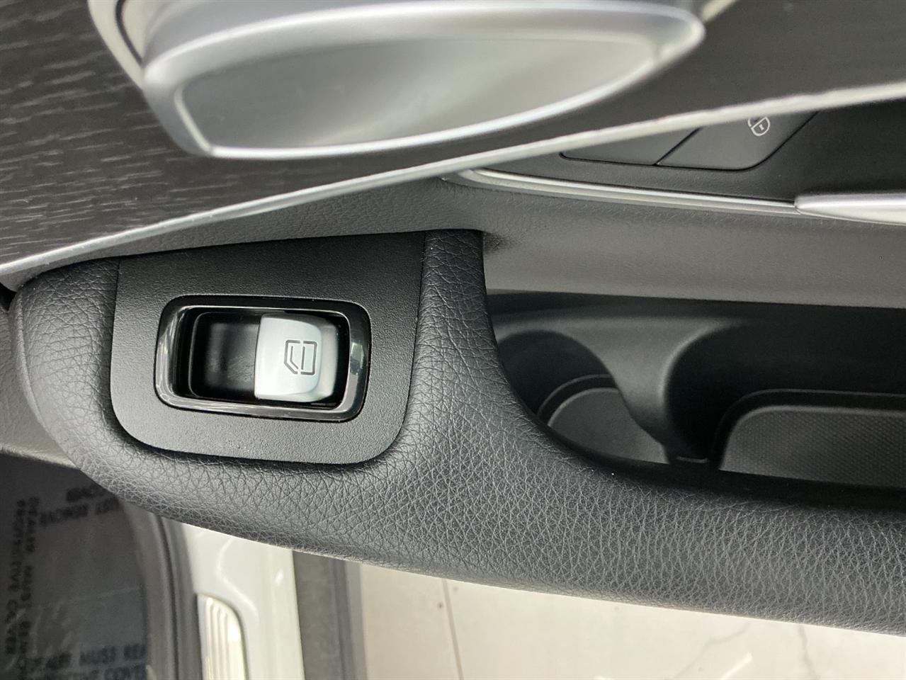 Mercedes-Benz GLC GLC 300 4MATIC SUV 2021