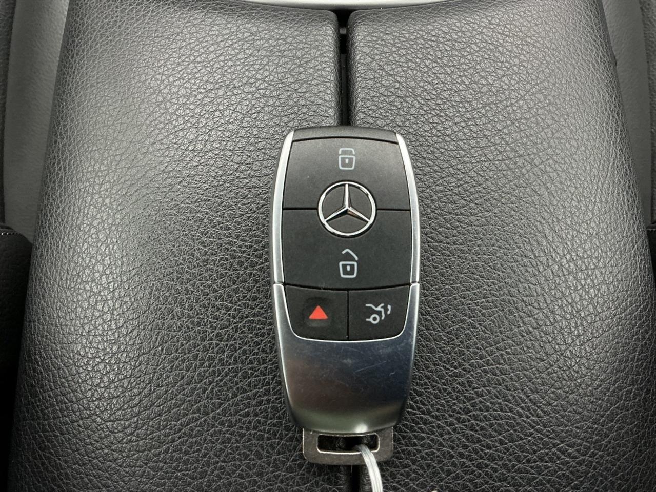 Mercedes-Benz GLC GLC 300 4MATIC SUV 2021