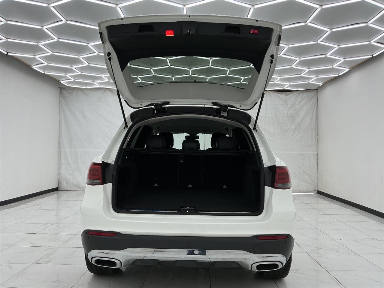 Mercedes-Benz GLC GLC 300 4MATIC SUV 2021