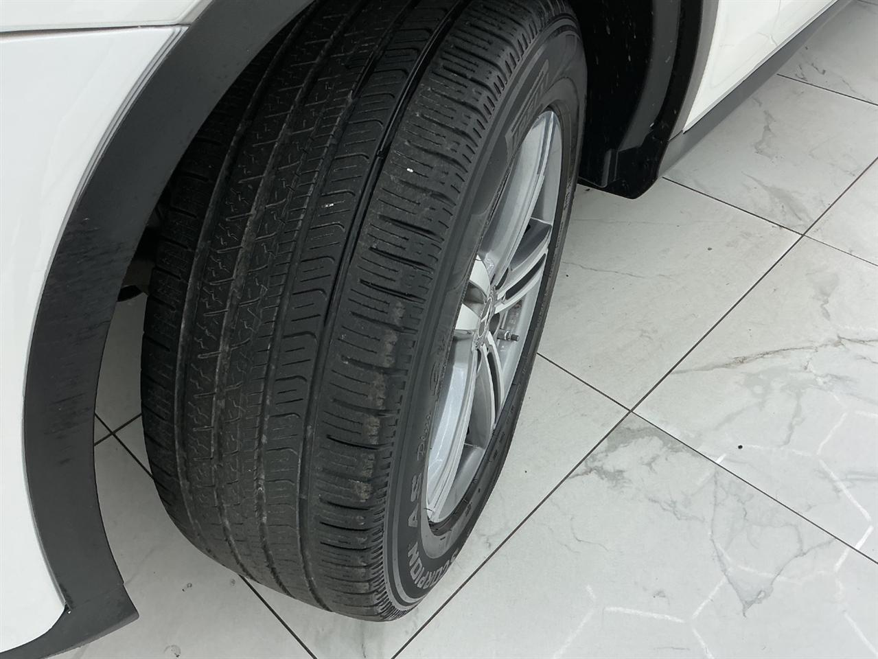 Mercedes-Benz GLC GLC 300 4MATIC SUV 2021