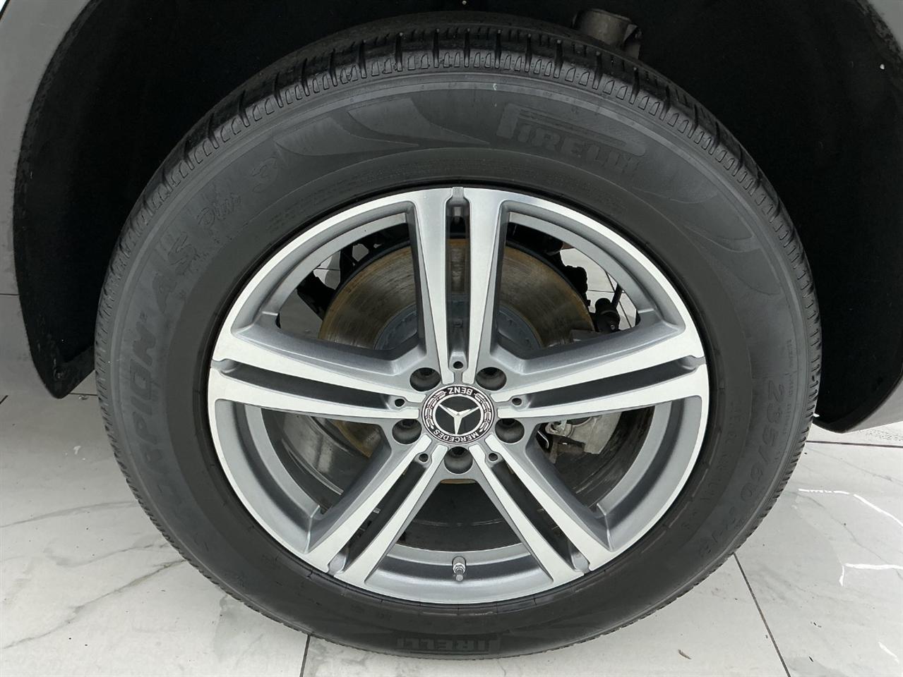 Mercedes-Benz GLC GLC 300 4MATIC SUV 2021