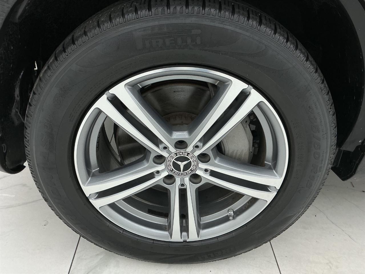 Mercedes-Benz GLC GLC 300 4MATIC SUV 2021