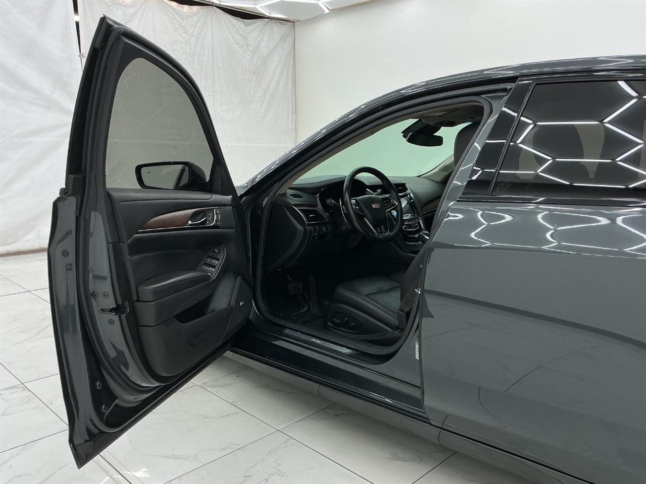 Cadillac CTS 4dr Sdn 2.0L Turbo Luxury Collection AWD 2016