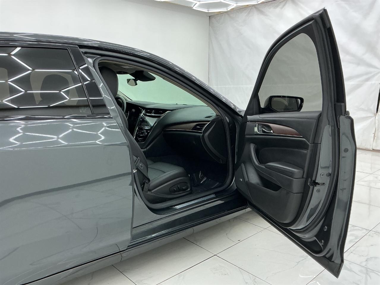 Cadillac CTS 4dr Sdn 2.0L Turbo Luxury Collection AWD 2016