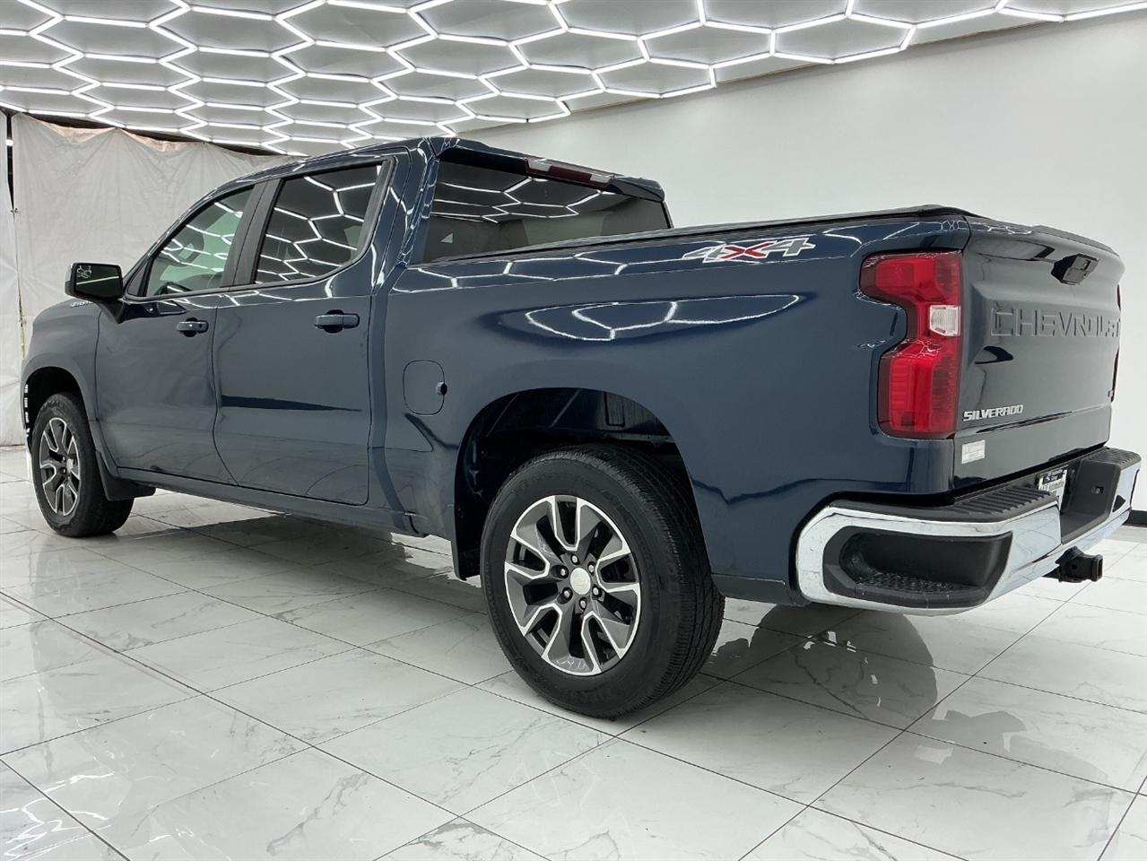 Chevrolet Silverado 1500 LTD 4WD Crew Cab 147" LT w/2FL 2022
