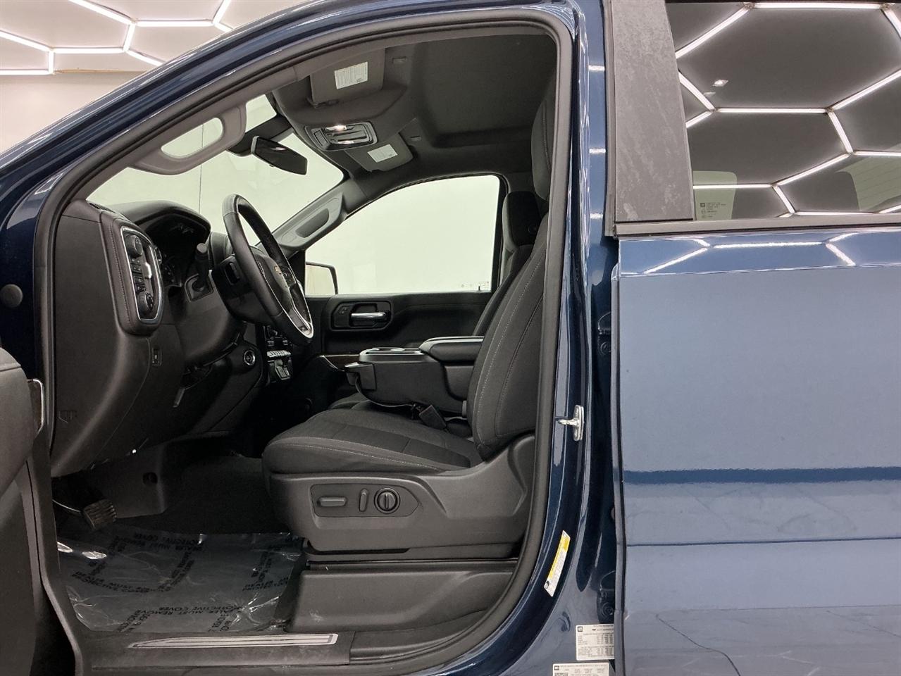 Chevrolet Silverado 1500 LTD 4WD Crew Cab 147" LT w/2FL 2022