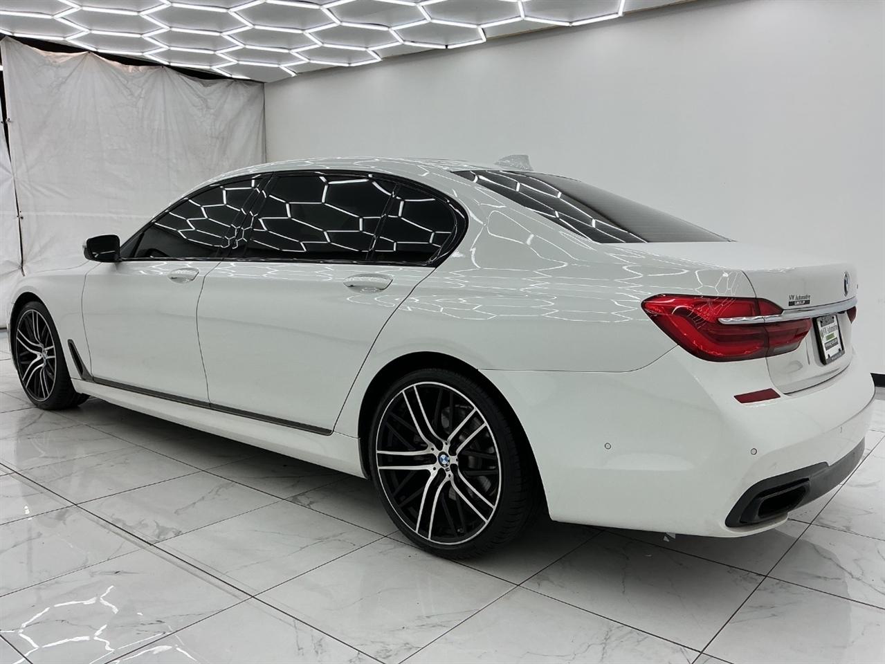 BMW 7 Series 750i Sedan 2018