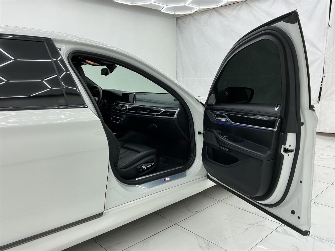 BMW 7 Series 750i Sedan 2018