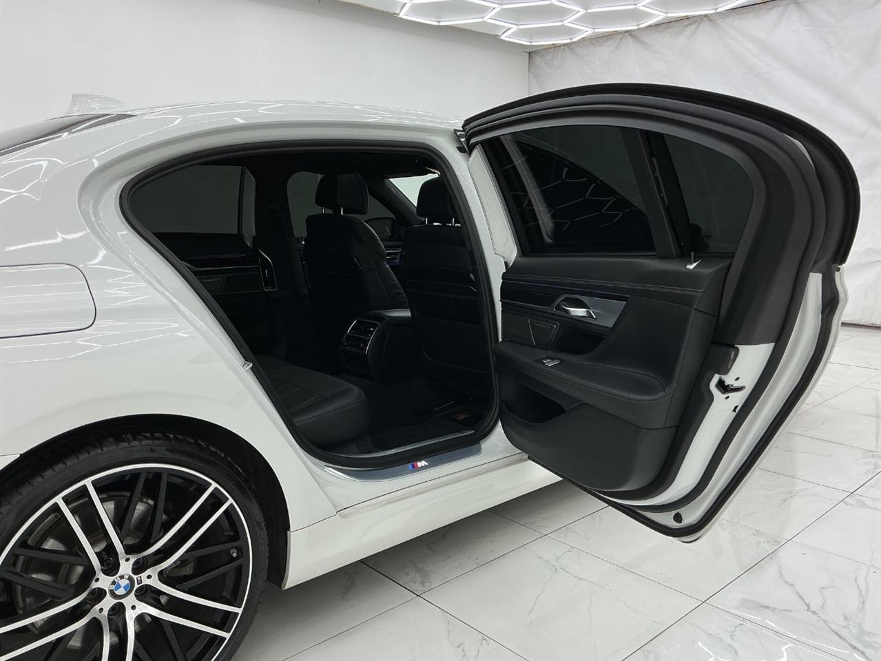 BMW 7 Series 750i Sedan 2018