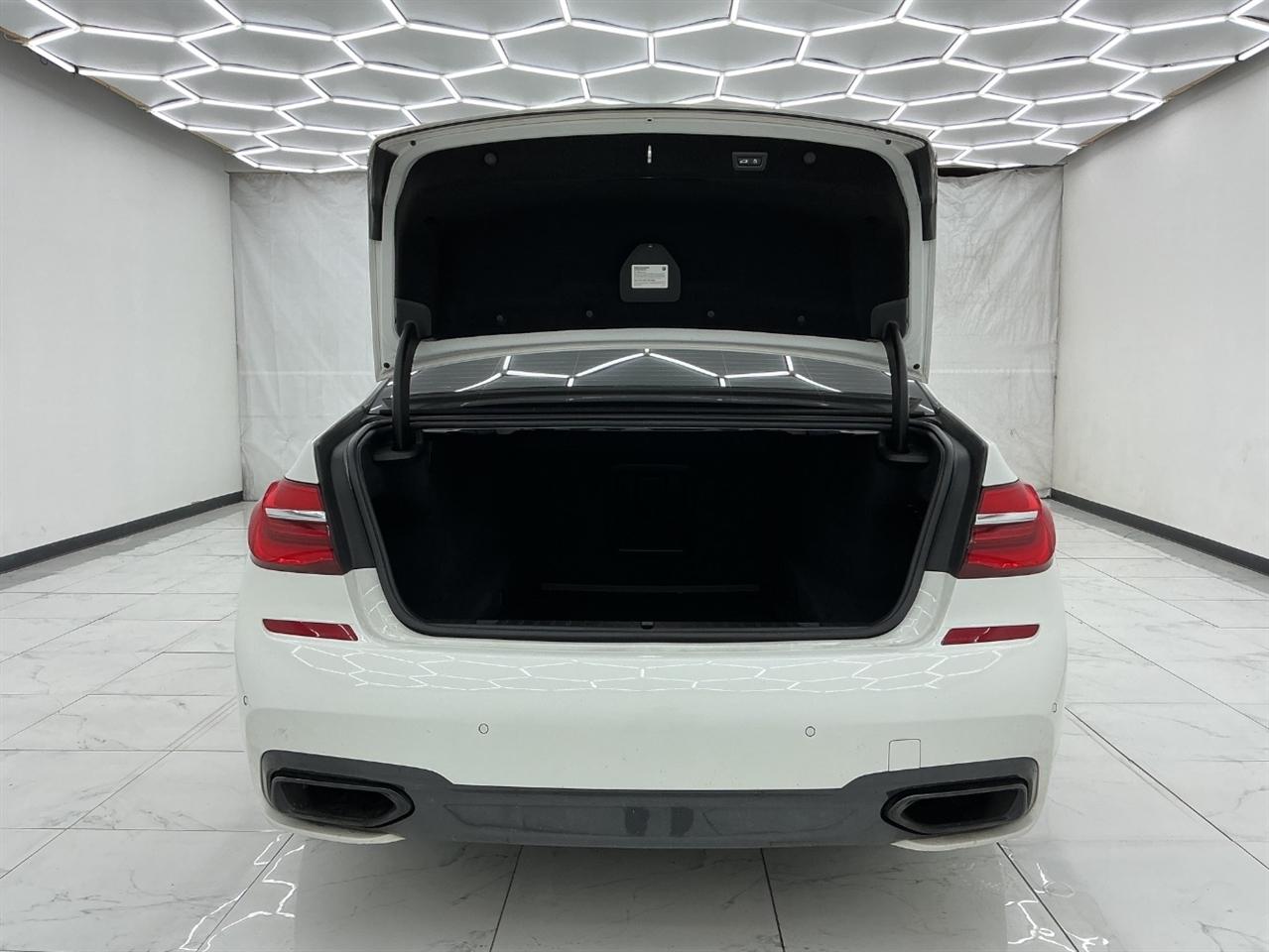 BMW 7 Series 750i Sedan 2018