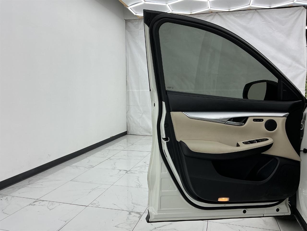 Infiniti QX50 ESSENTIAL FWD 2020