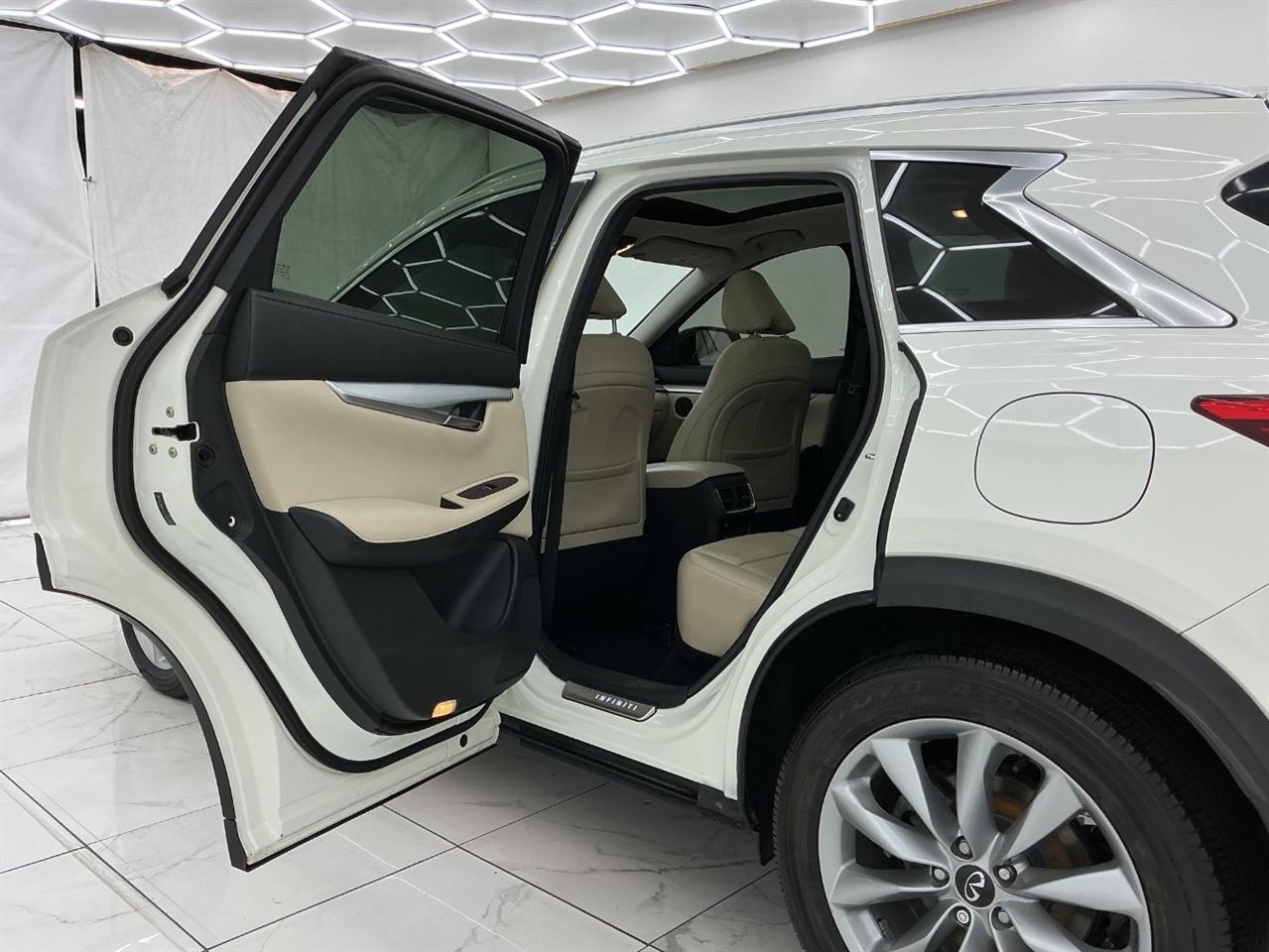 Infiniti QX50 ESSENTIAL FWD 2020