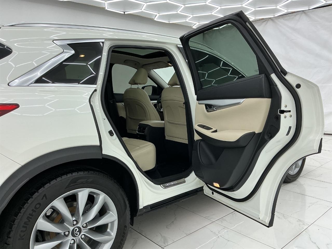 Infiniti QX50 ESSENTIAL FWD 2020