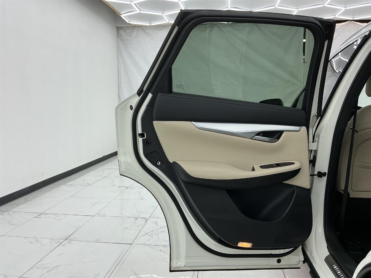 Infiniti QX50 ESSENTIAL FWD 2020