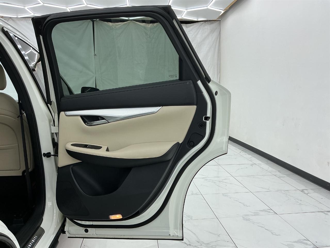 Infiniti QX50 ESSENTIAL FWD 2020