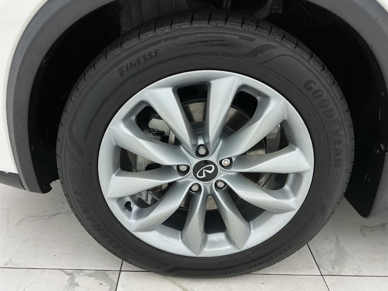 Infiniti QX50 ESSENTIAL FWD 2020
