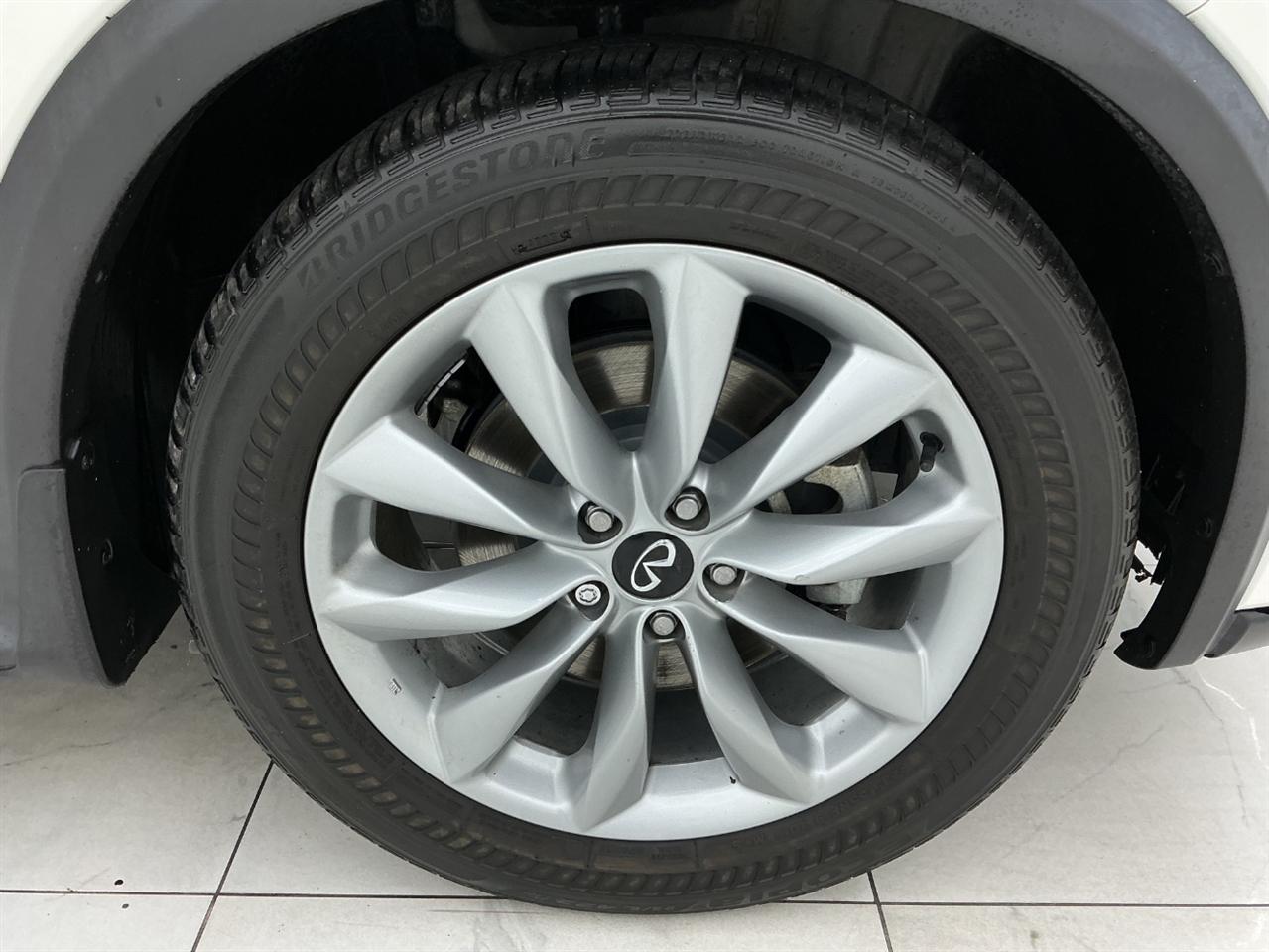 Infiniti QX50 ESSENTIAL FWD 2020