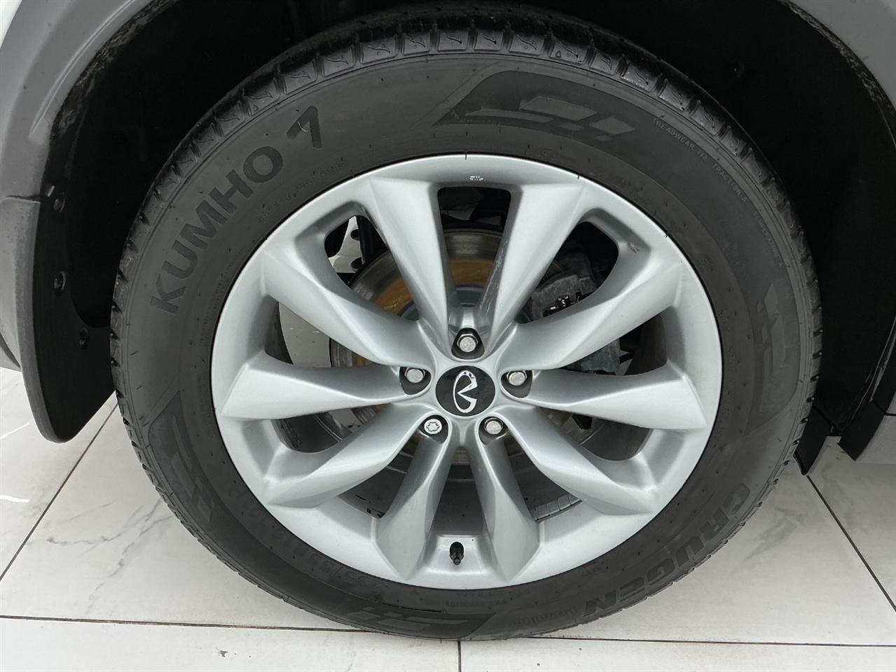 Infiniti QX50 ESSENTIAL FWD 2020