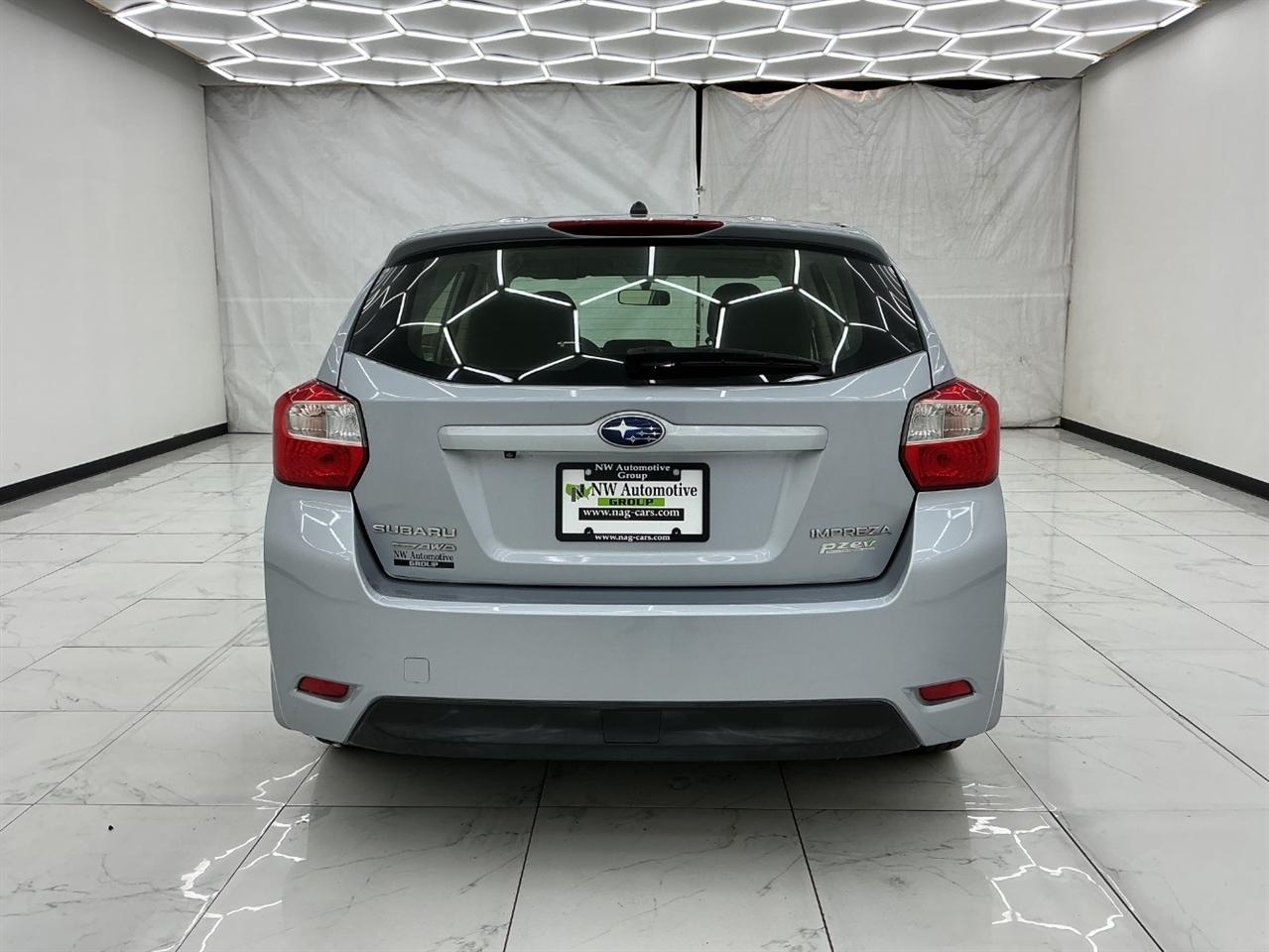 Subaru Impreza Wagon 5dr CVT 2.0i 2015