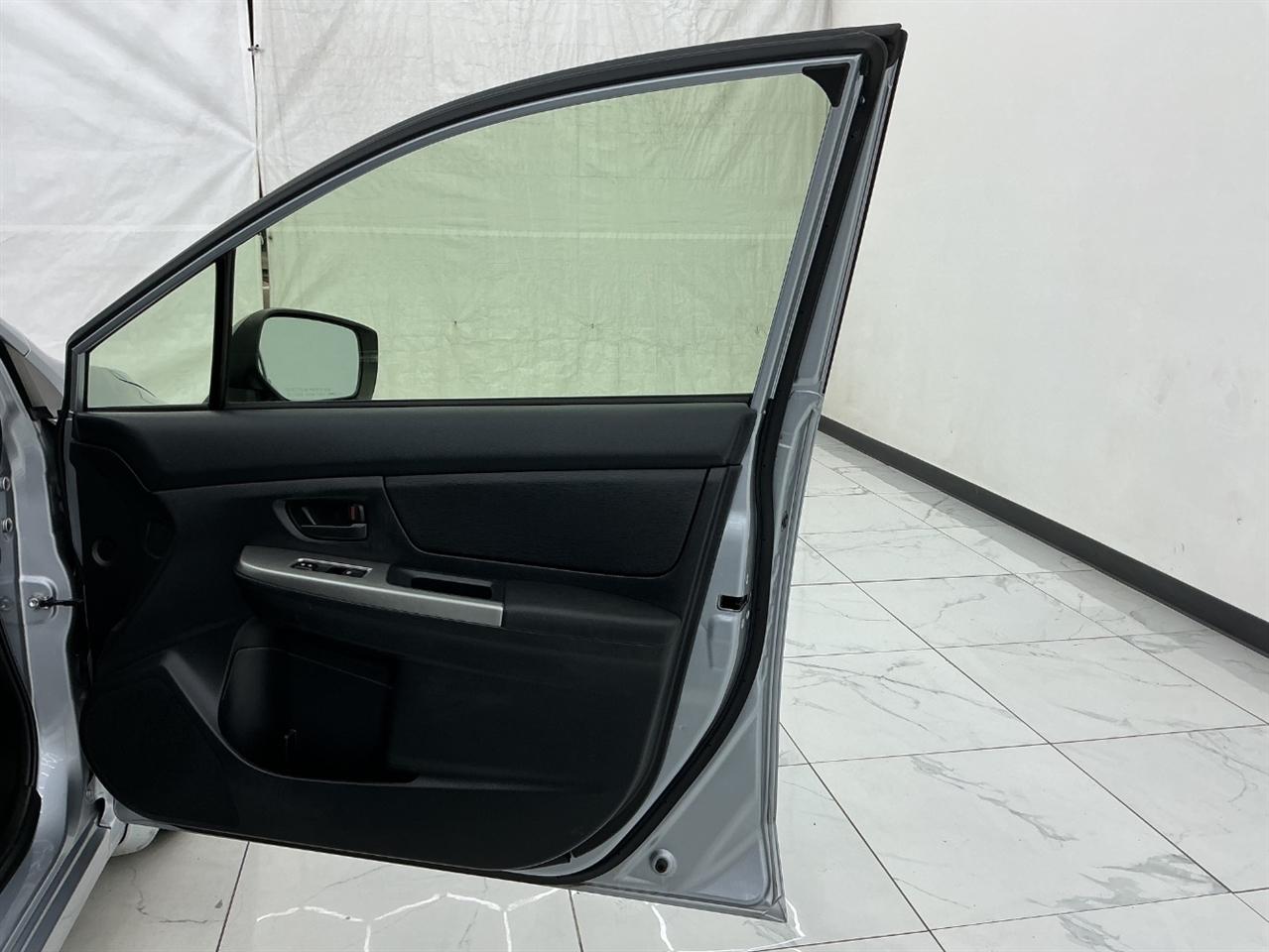 Subaru Impreza Wagon 5dr CVT 2.0i 2015