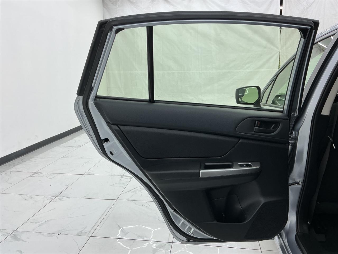 Subaru Impreza Wagon 5dr CVT 2.0i 2015