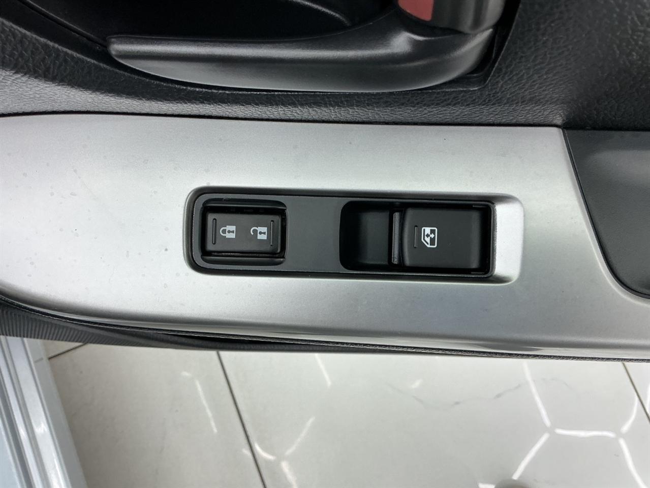 Subaru Impreza Wagon 5dr CVT 2.0i 2015