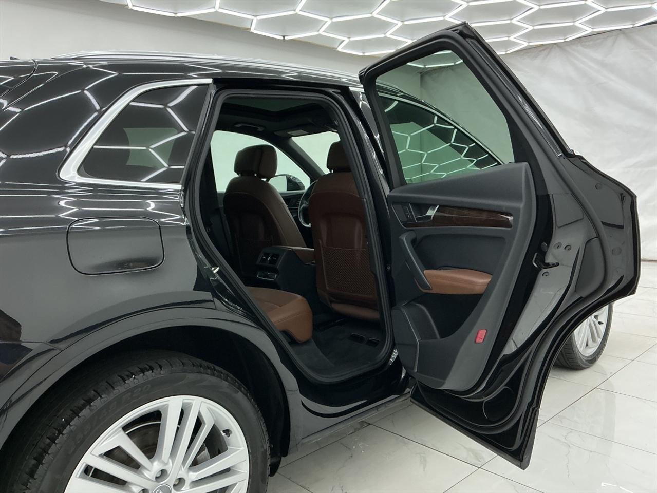 Audi Q5 Premium Plus 45 TFSI quattro 2020