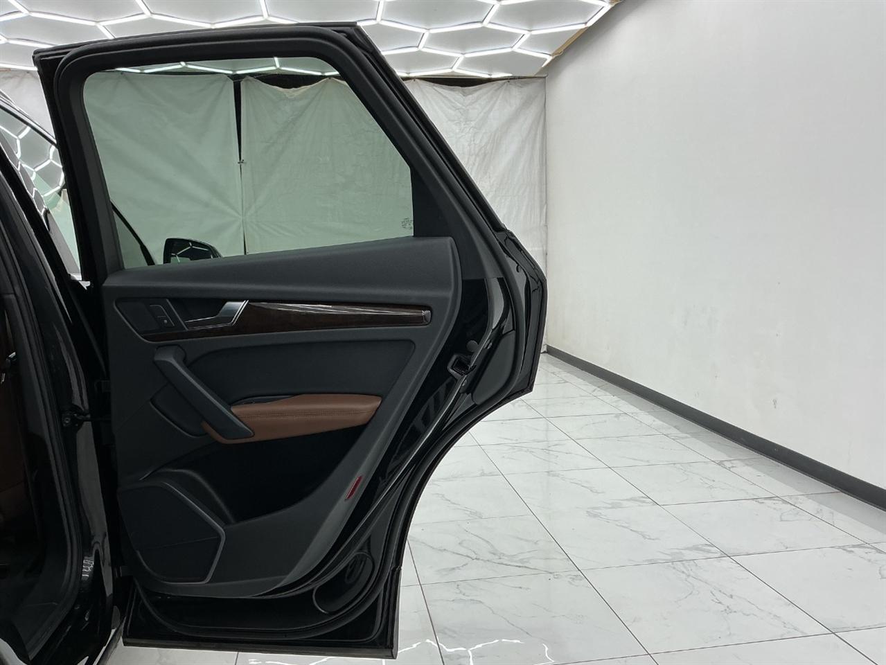 Audi Q5 Premium Plus 45 TFSI quattro 2020