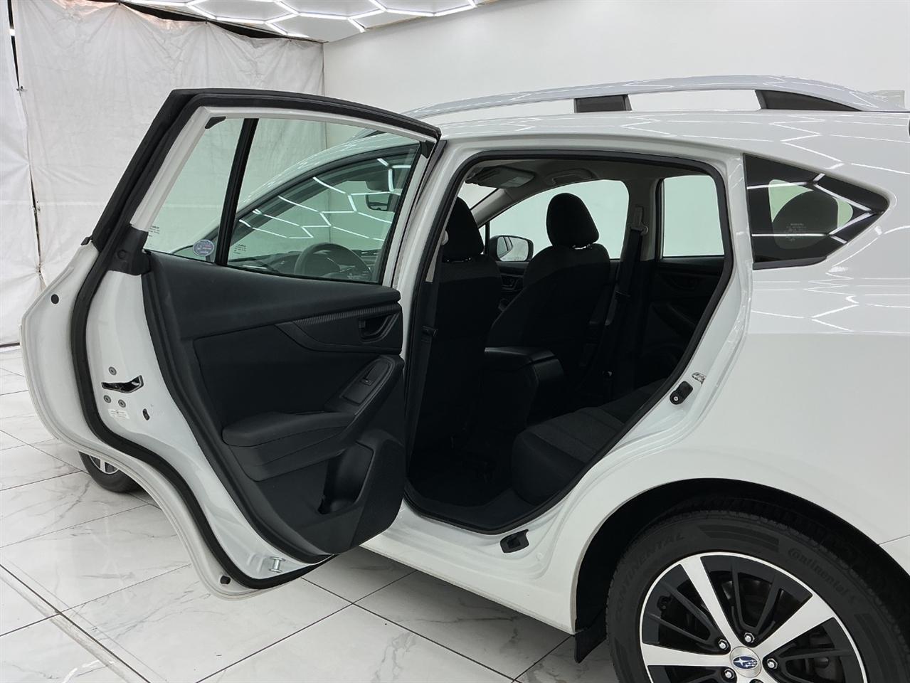 Subaru Impreza Premium 5-door CVT 2021